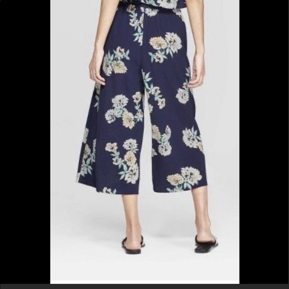 Xhilaration blue floral crop wide leg pants XL